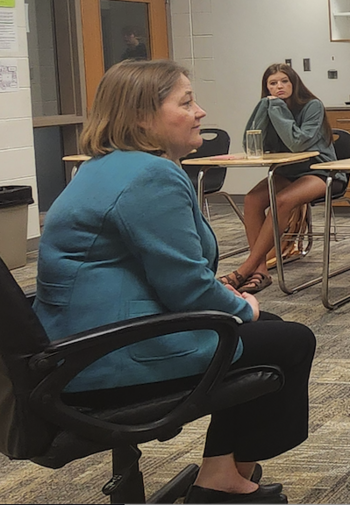 Linked image to Iowa Attorney General Brenna Bird